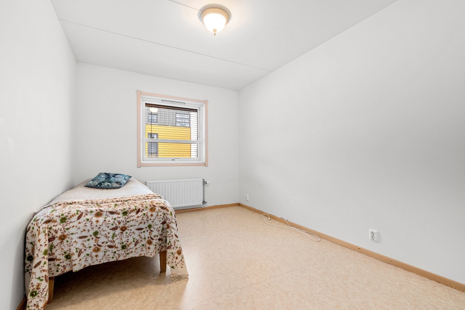 Leiligheten har to gode soverom med garderobeløsning. Galleribilde