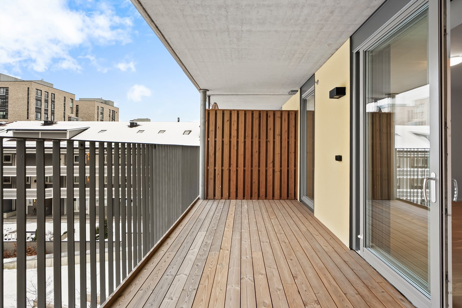 God plass til grill og utemøblement. Galleribilde