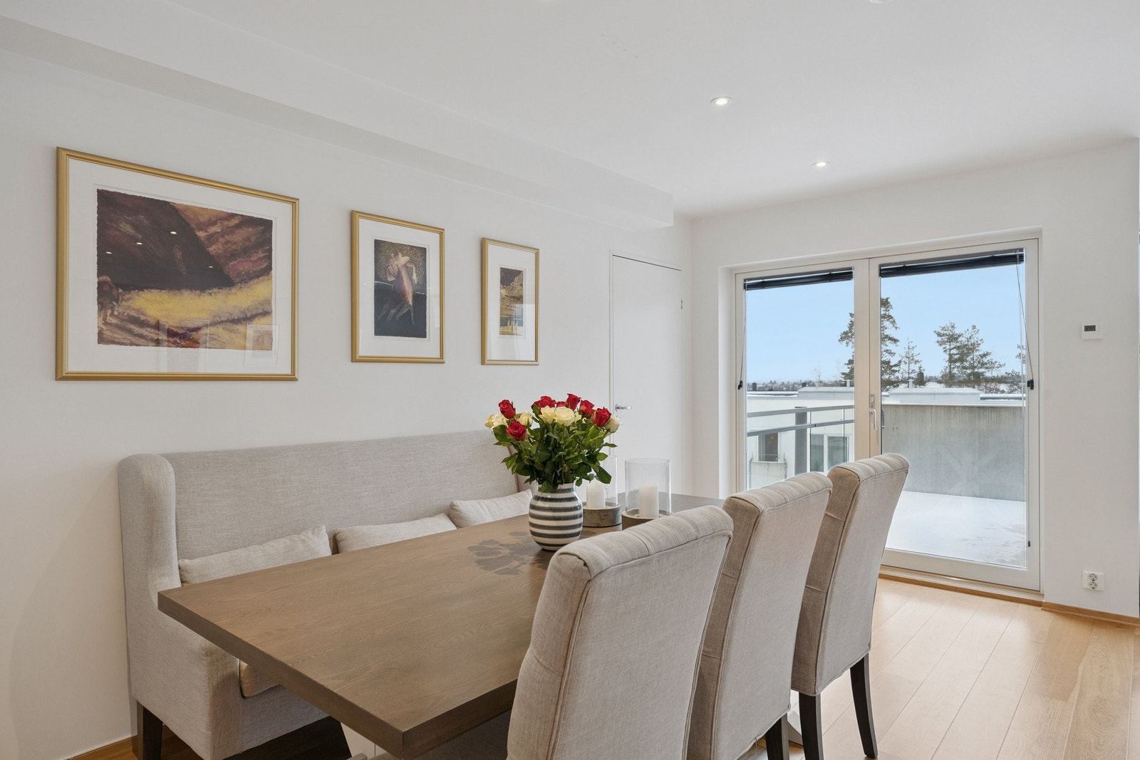 Spiseplass mot terrasse Galleribilde