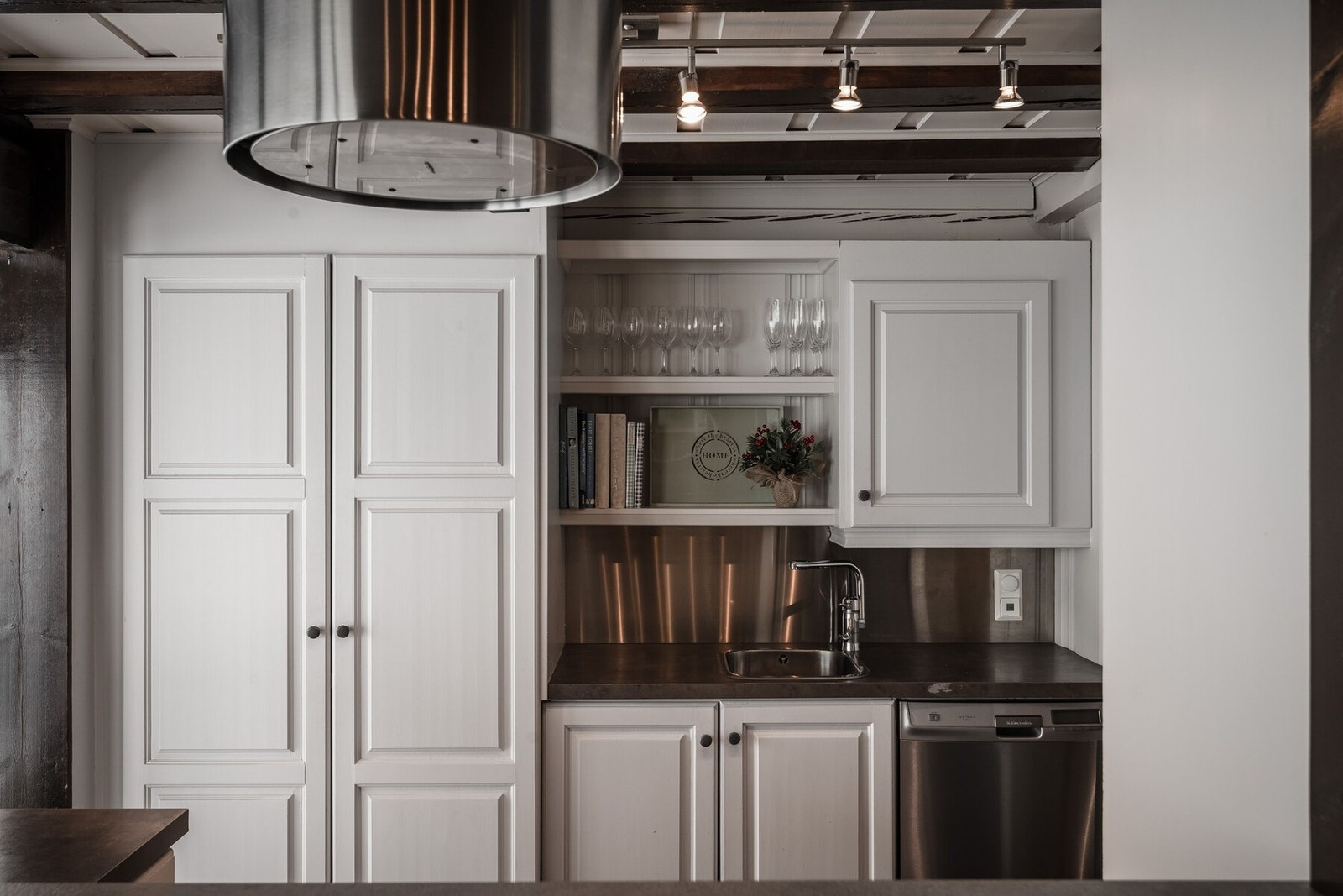 Kjøkkenet har fine detaljer. Galleribilde