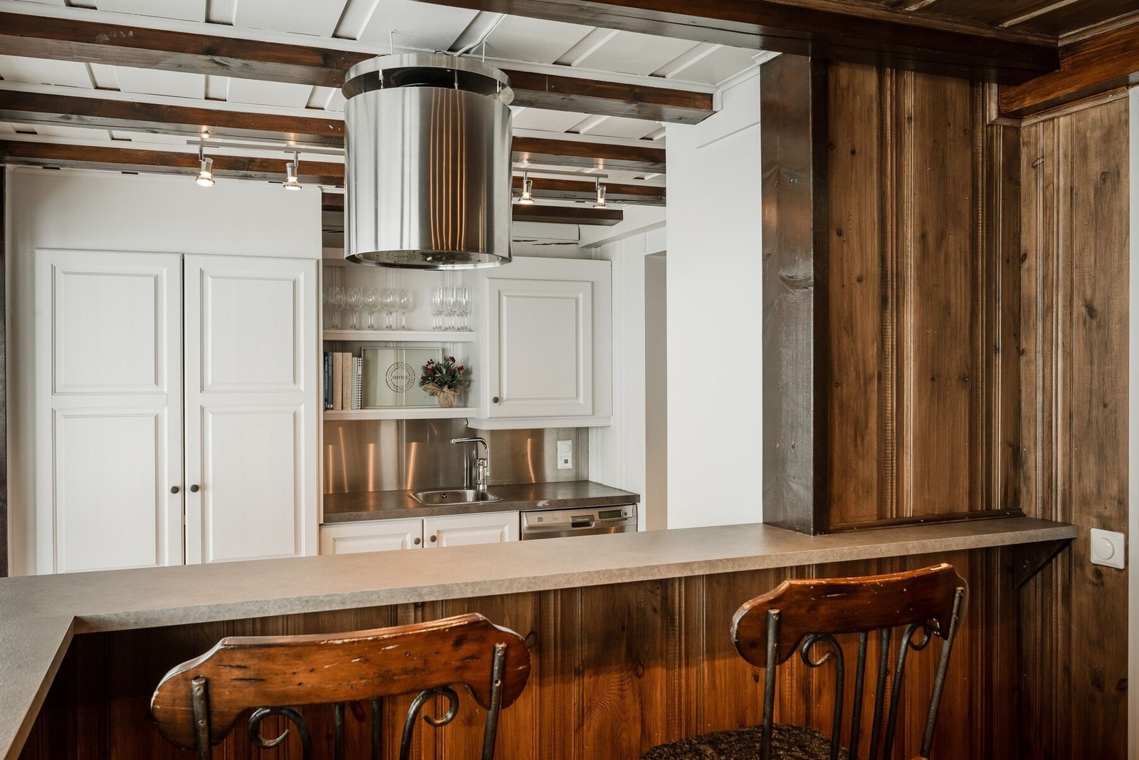 Her ligger alt til rette for sosial matlaging. Galleribilde