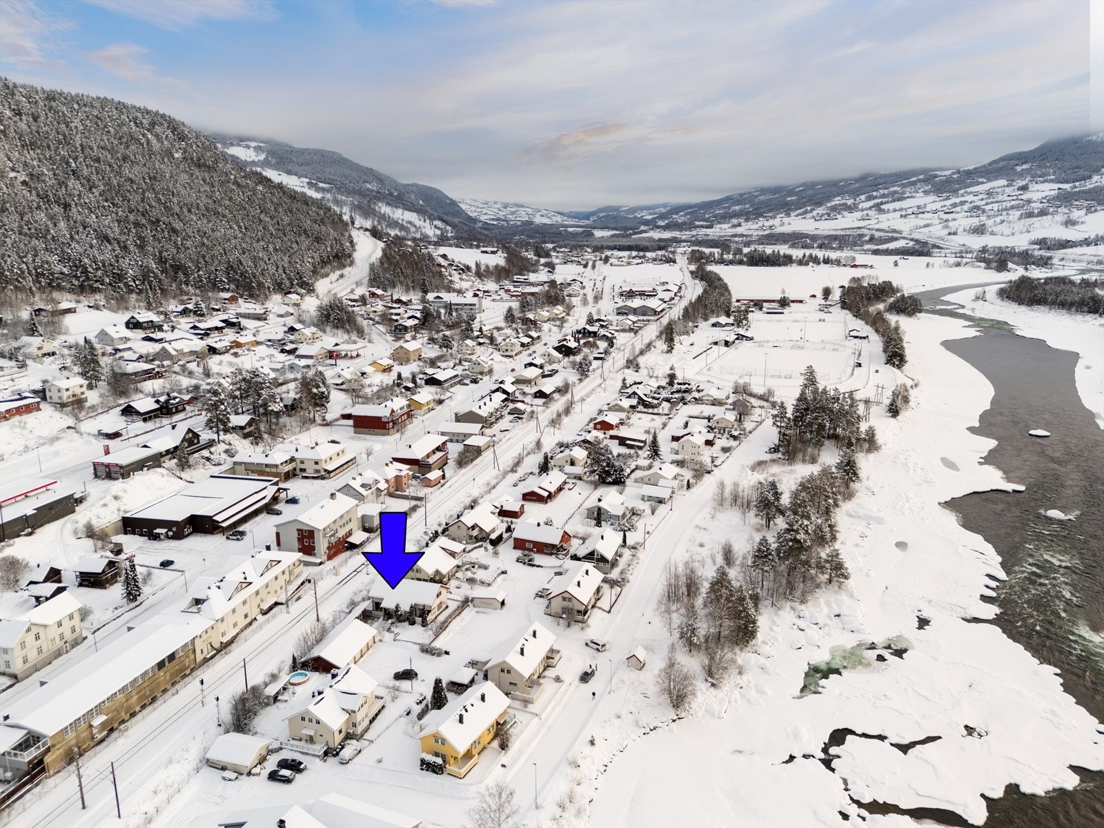 Her bor du med nærhet til servicetilbud samt barnehage og skoler på alle trinn. Galleribilde