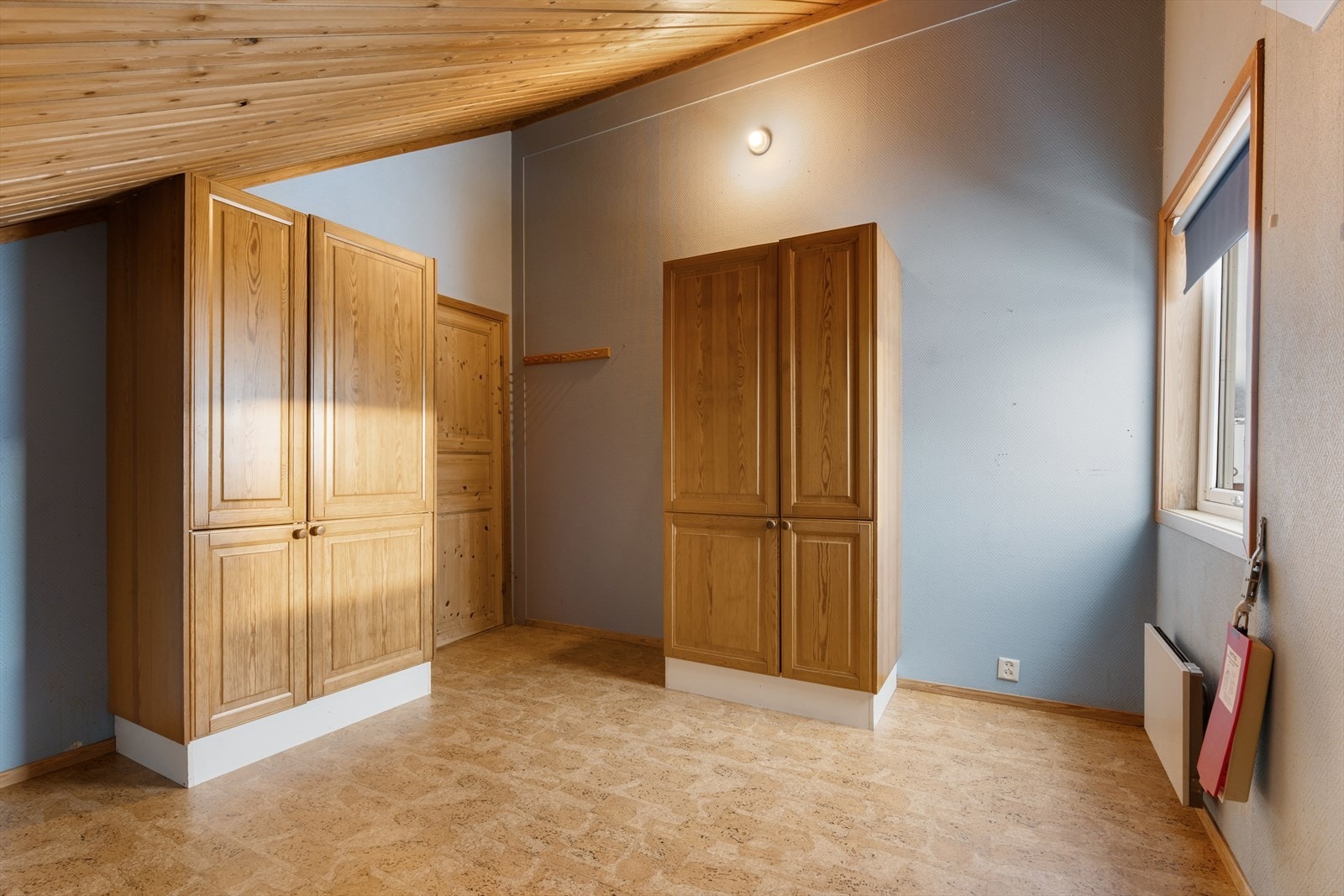 Det er garderobeskap i begge soverom. Galleribilde