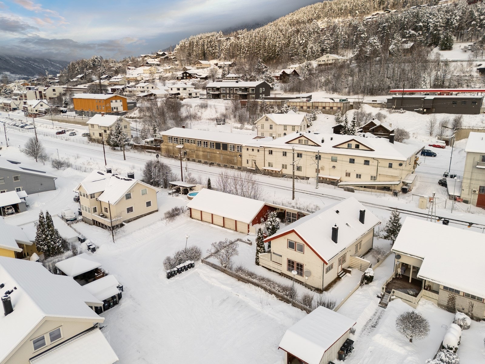 Toglinjen passerer like ved, så noe støy må påregnes. Galleribilde
