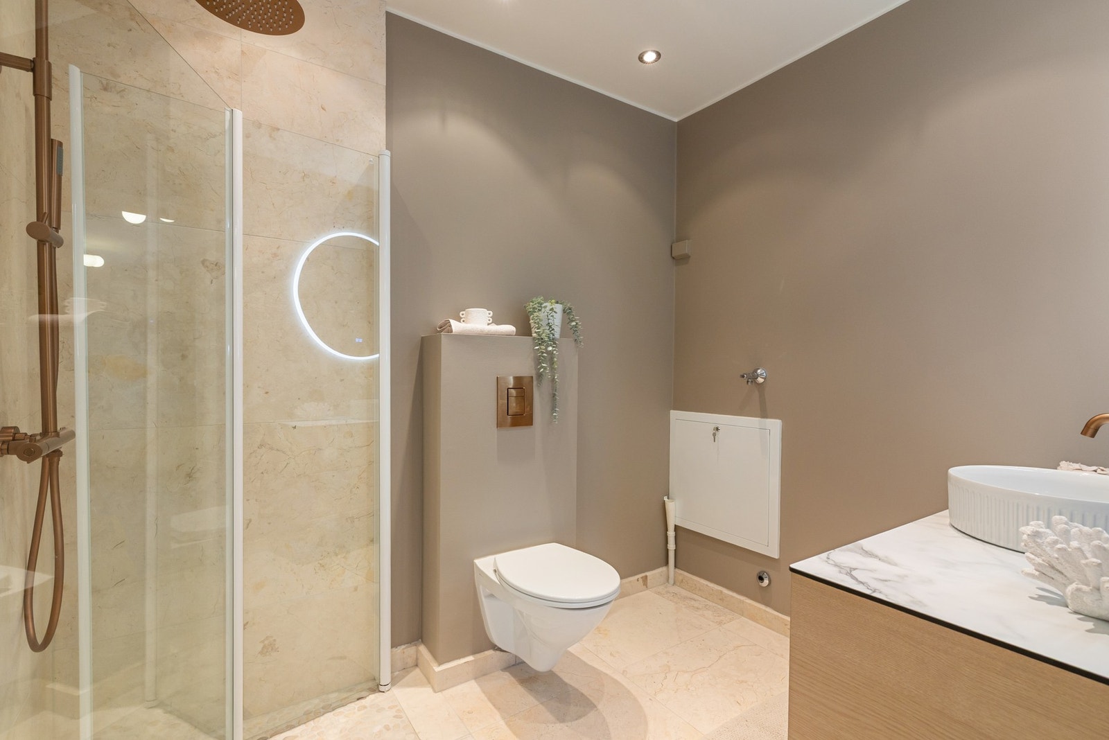 Baderommet er smakfullt oppgradert i 2025. Galleribilde