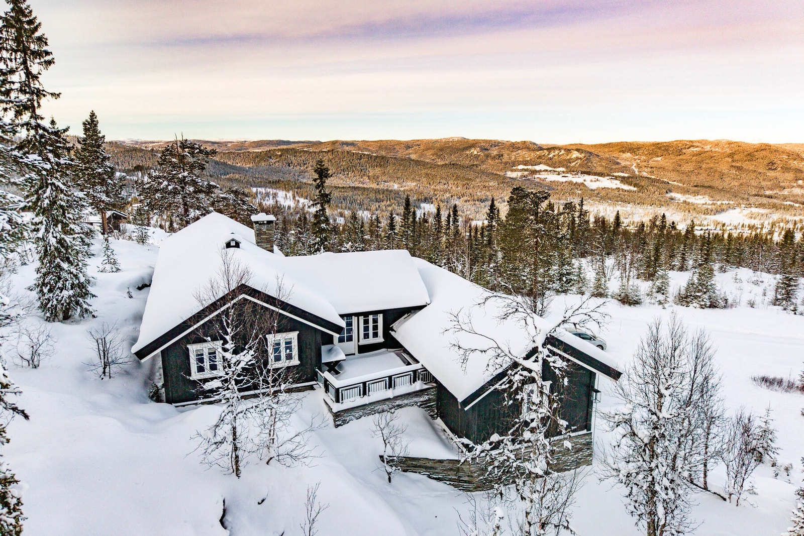Nesfjellet er et snø- og solsikkert område. Galleribilde