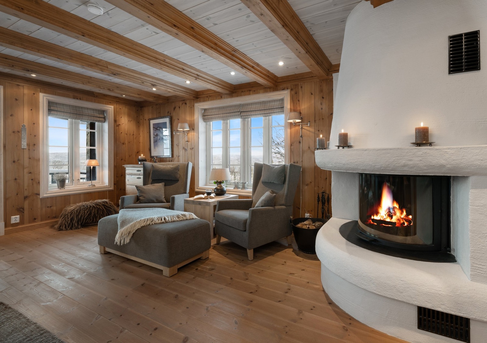 Stor peisovn som varmer godt etter en dag ute. Galleribilde