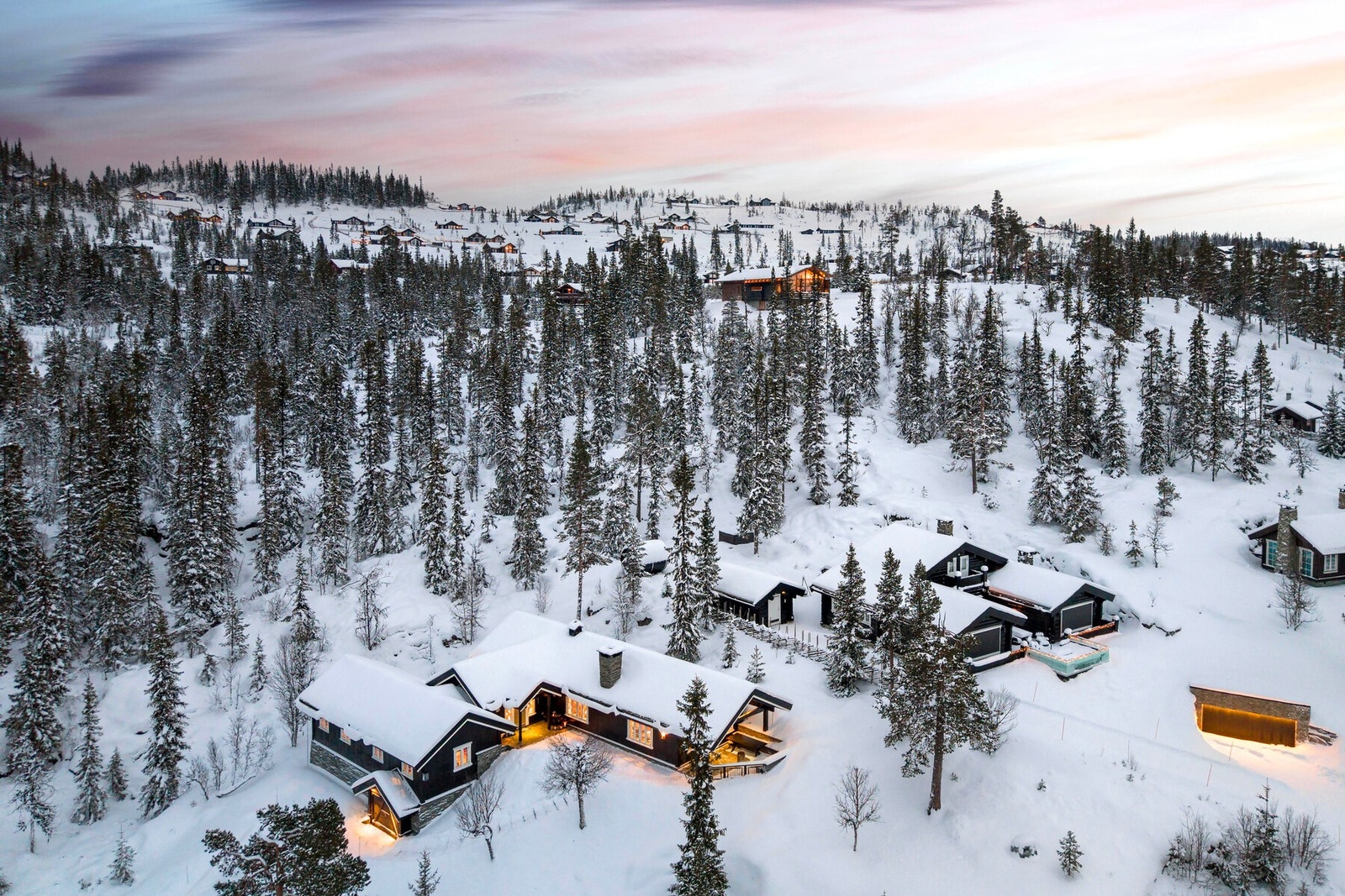 Stor tomt på litt over 1 500 kvm. Galleribilde