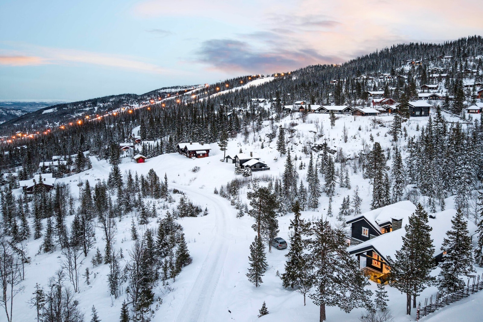 Nesfjellet alpin ligger bare 5 min unna med bil. Galleribilde