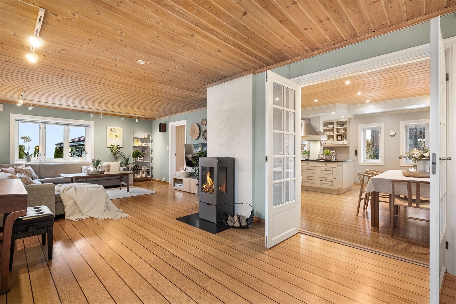 Boligen fremstår som godt holdt og med god planløsning. Galleribilde