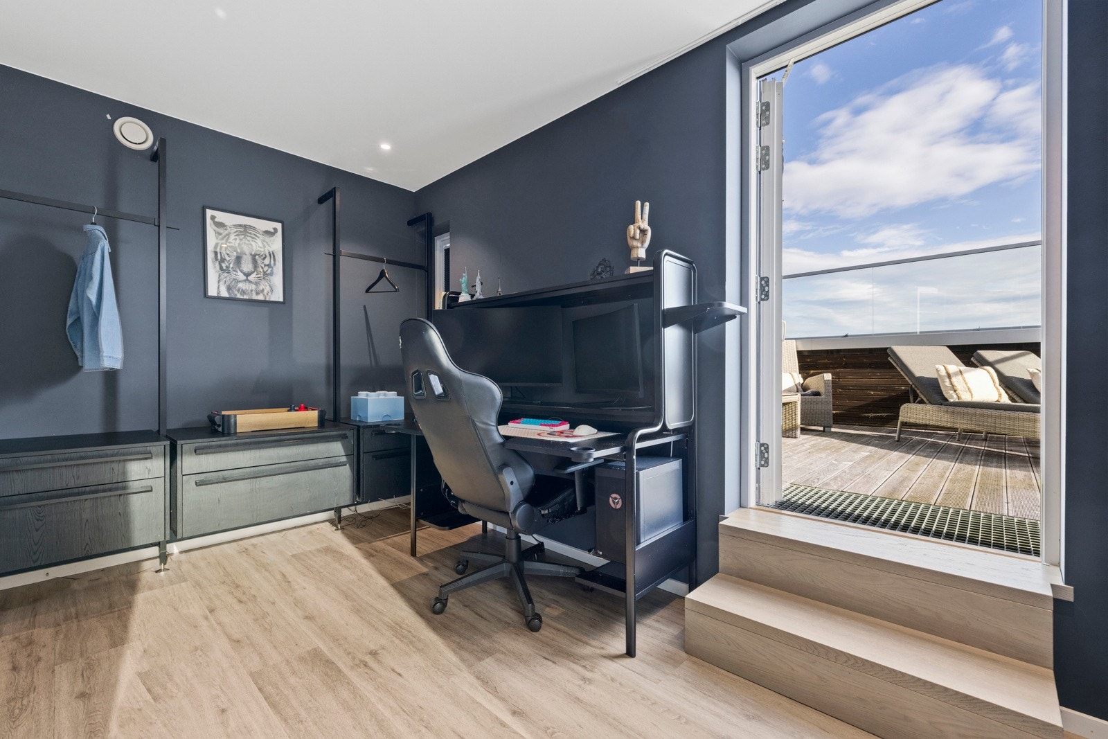 Her finner man utgang til boligens takterrasse Galleribilde