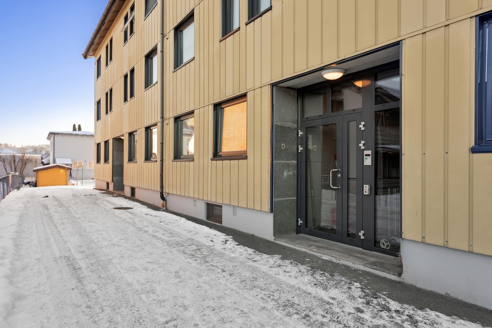 Enkel adkomst via automatiske dører. Galleribilde