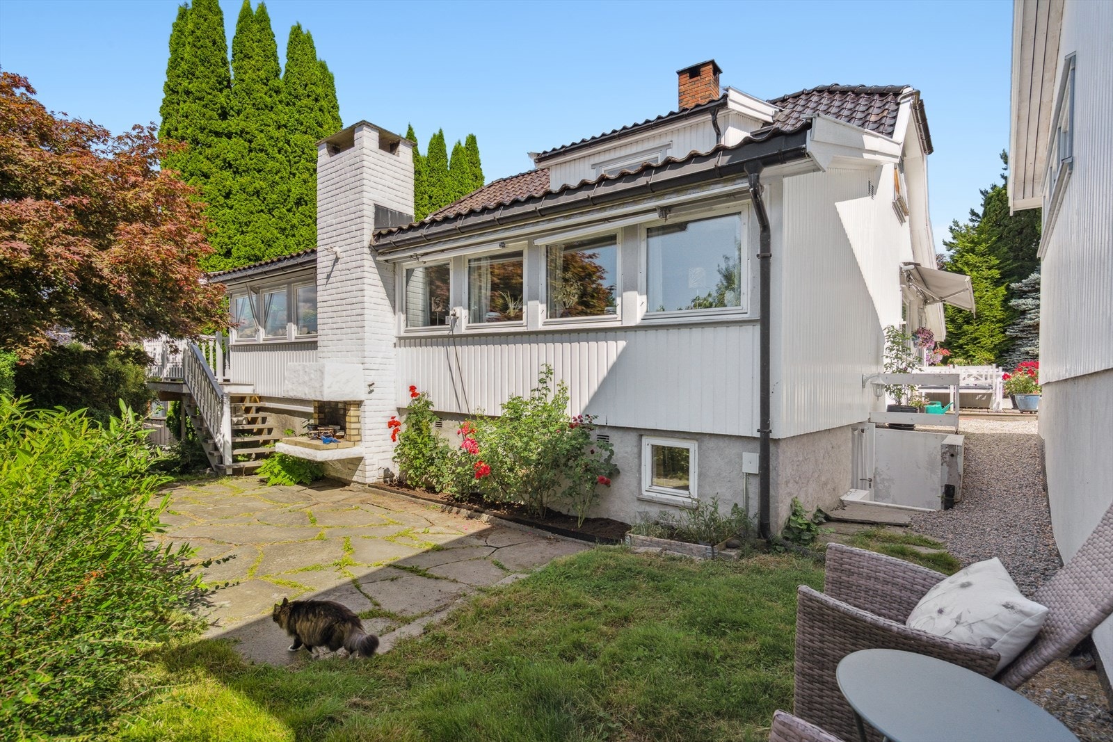 DNB Eiendom v/ Veronika Bjønnes har gleden av å presentere en spennende og innholdsrik enebolig med dobbelgarasje i populær del av byen! Galleribilde