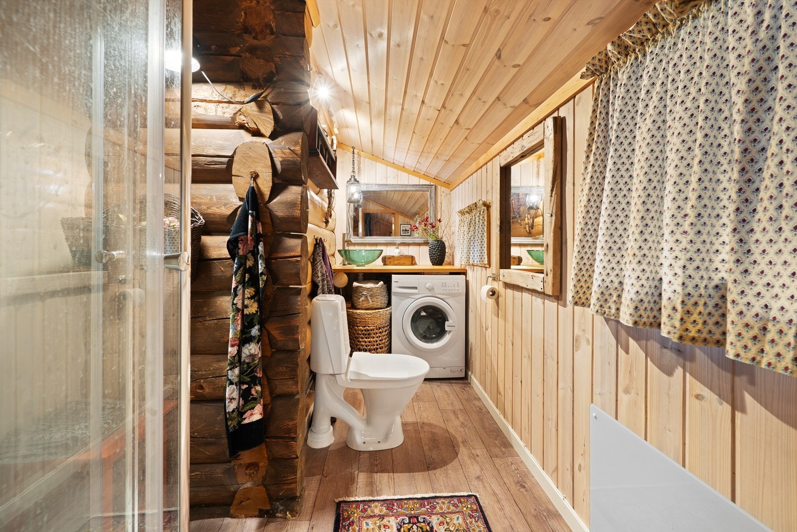 Bad i den gamle hytten Galleribilde