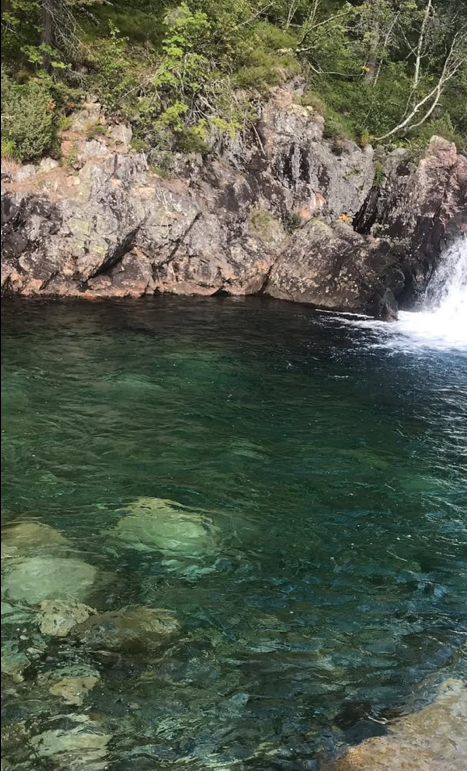 Geiskeliåni område rett ved hytten - badekulp og turterreng. Galleribilde