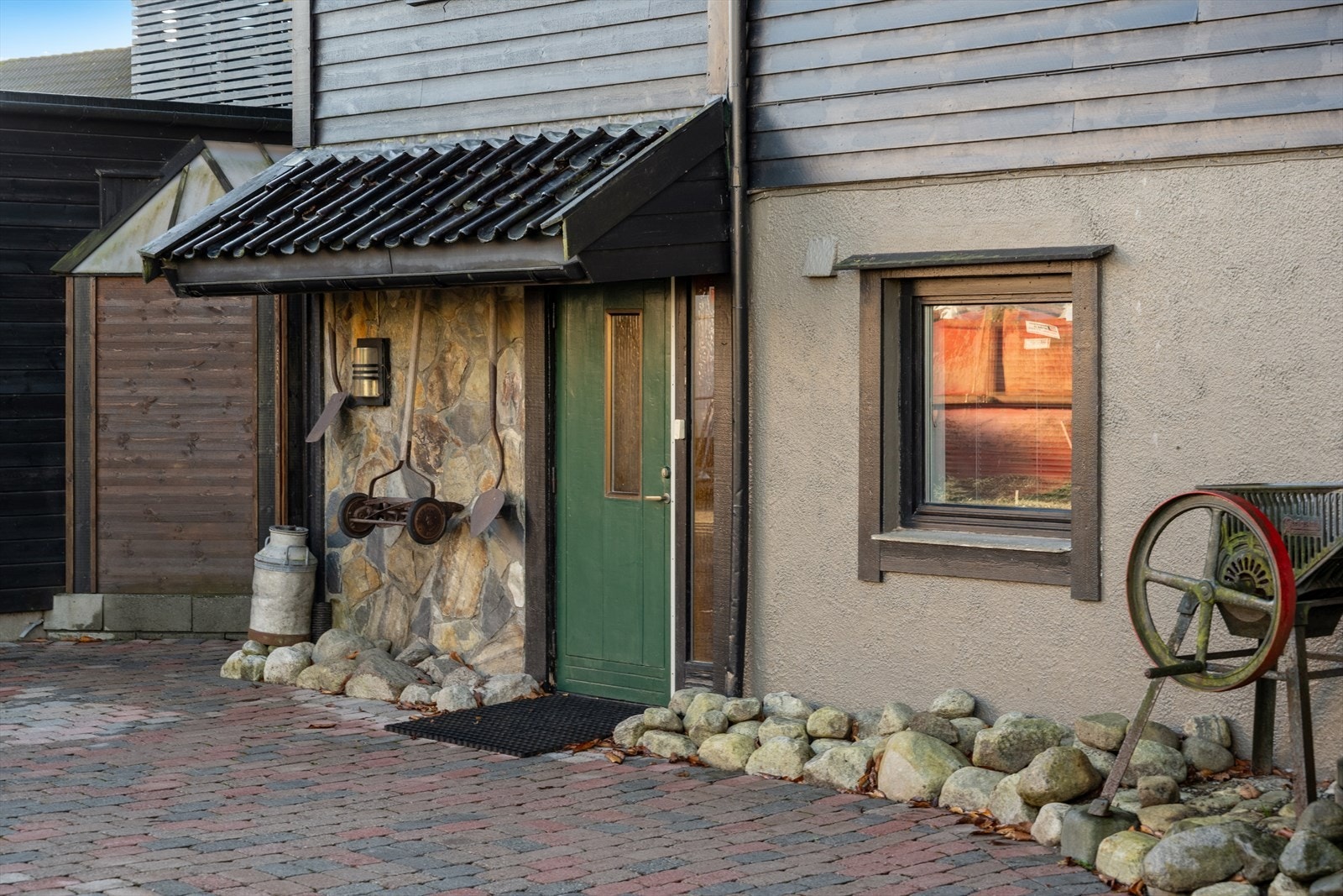 Pent opparbeidet inngangsparti som gir et godt førsteinntrykk. Galleribilde