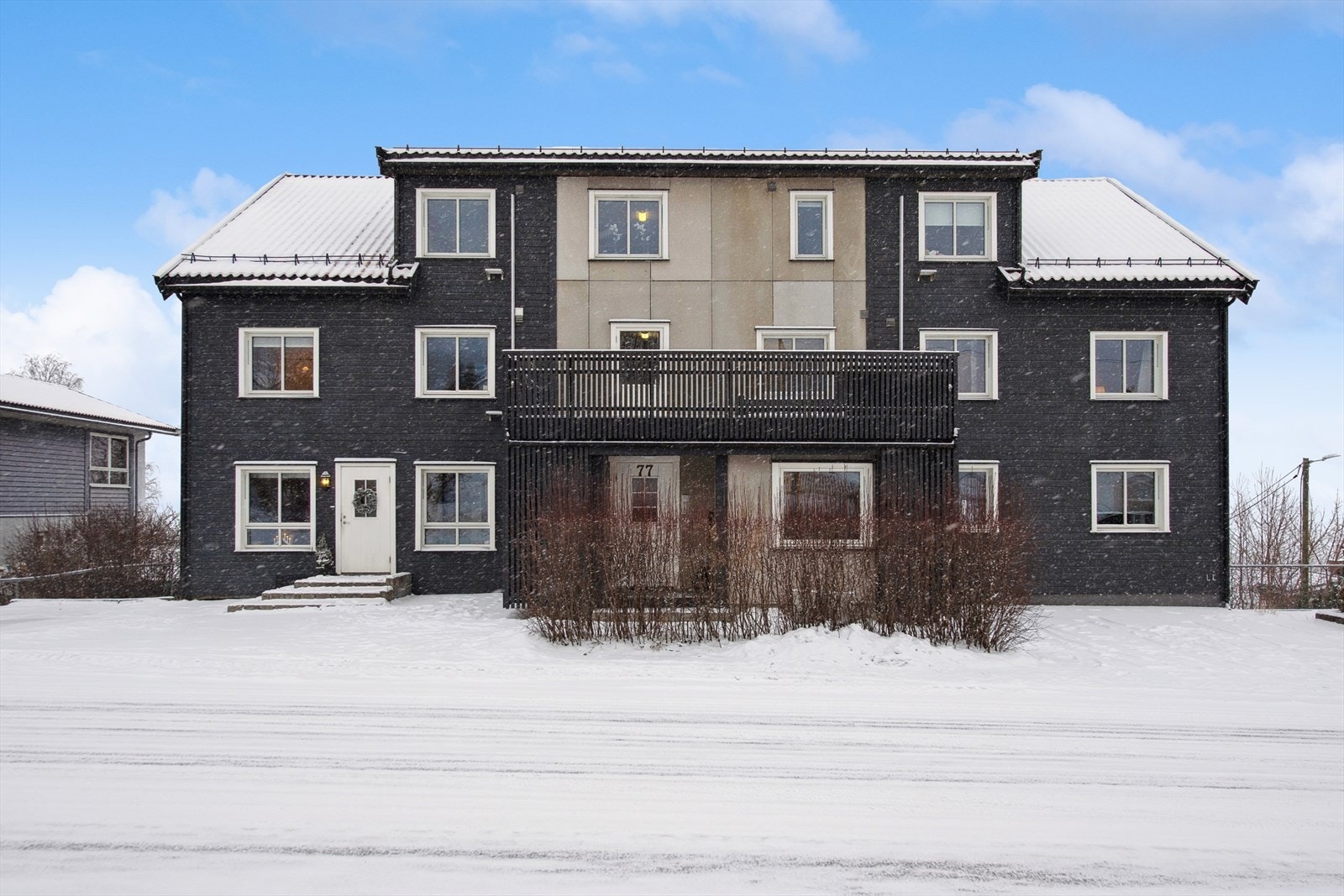 Her vil du bo i et veletablert område med gangavstand til sentrum, skoler og turområder. Galleribilde