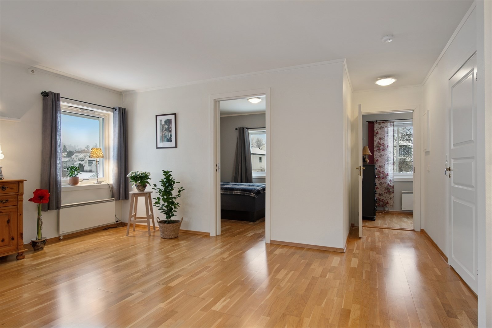 Felleskostnadene inkluderer bla. tv og internett, kommunale avgifter mm. Galleribilde