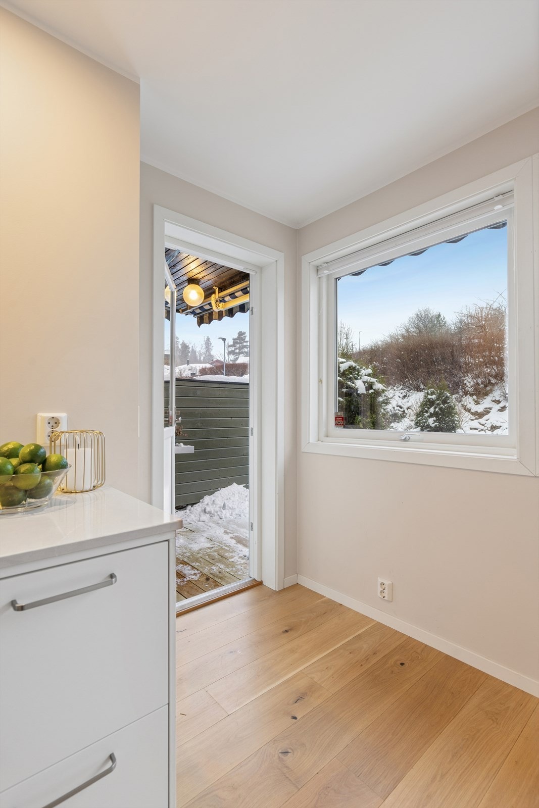 Utgang til terrasse. Galleribilde