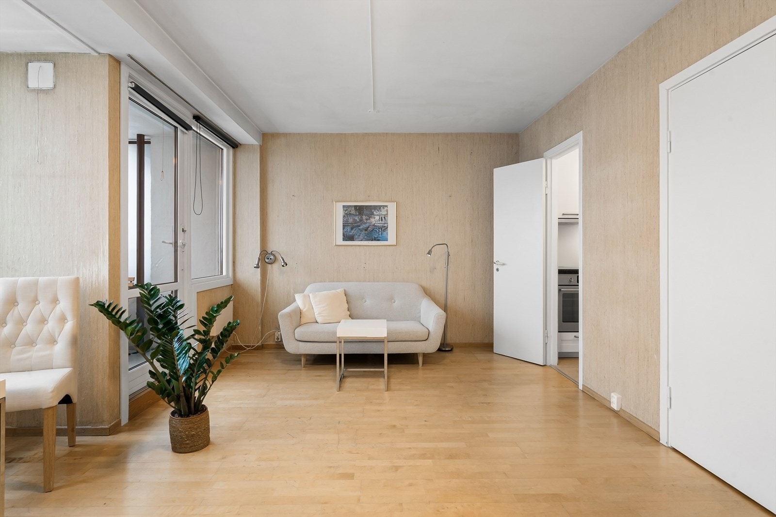 Dør inn til kjøkkenet Galleribilde