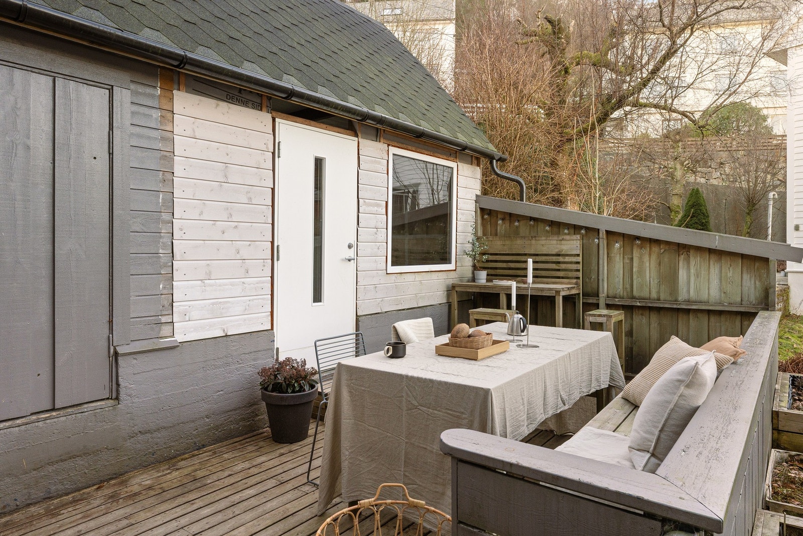 Leiligheten har bruksrett til deler av utvendig bod som gir godt mer oppbevaringsplass. Galleribilde