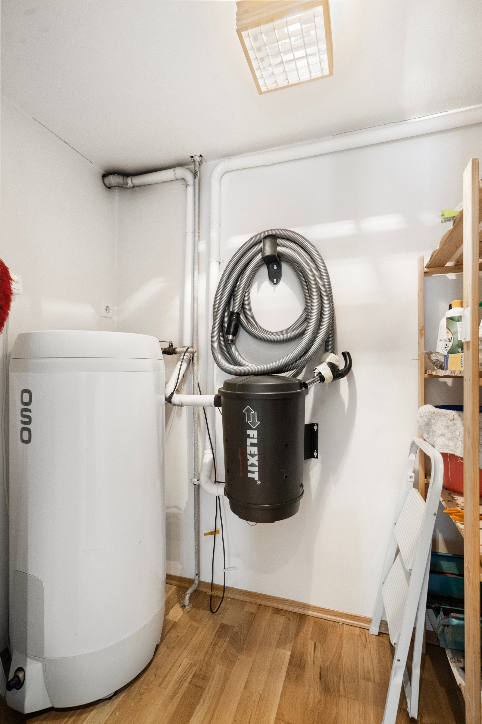 Praktisk teknisk rom/bod for ekstra lagringsplass. Galleribilde