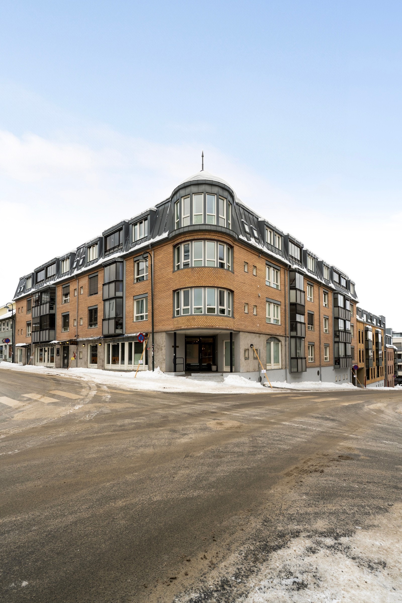 Her får du en kombinasjon av urbant byliv, gode transportforbindelser og nærhet til natur - det beste av Gjøvik samlet på ett sted! Galleribilde