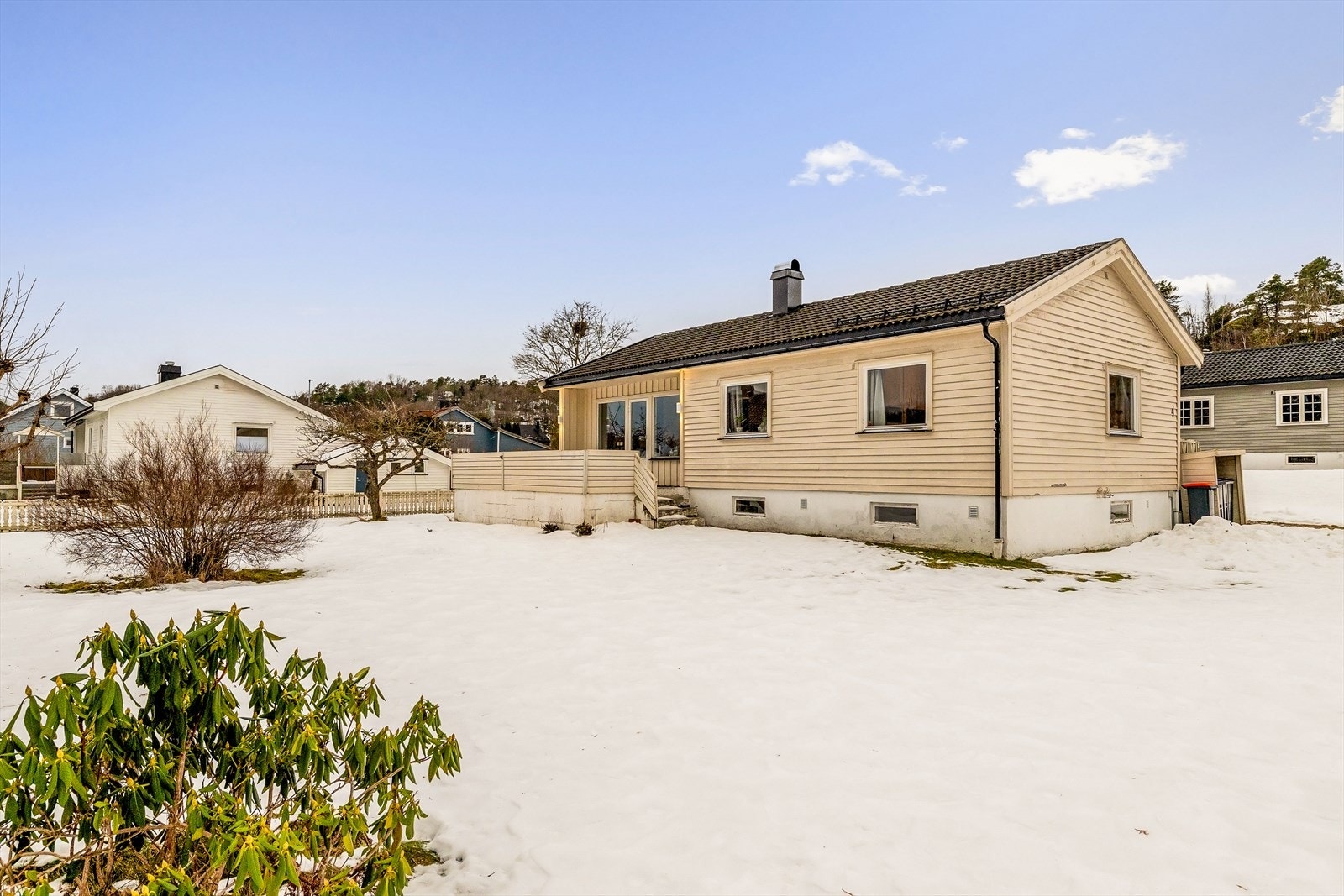 Stor, flat og solrik tomt Galleribilde