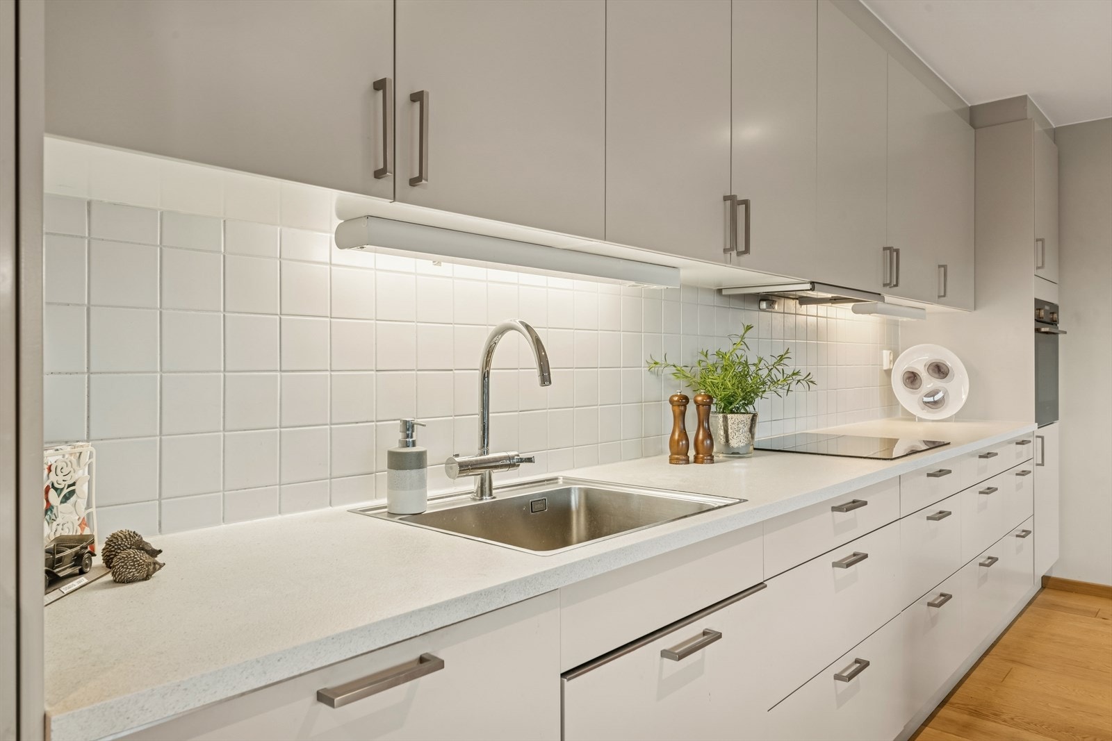 Stilrent og moderne kjøkken Galleribilde