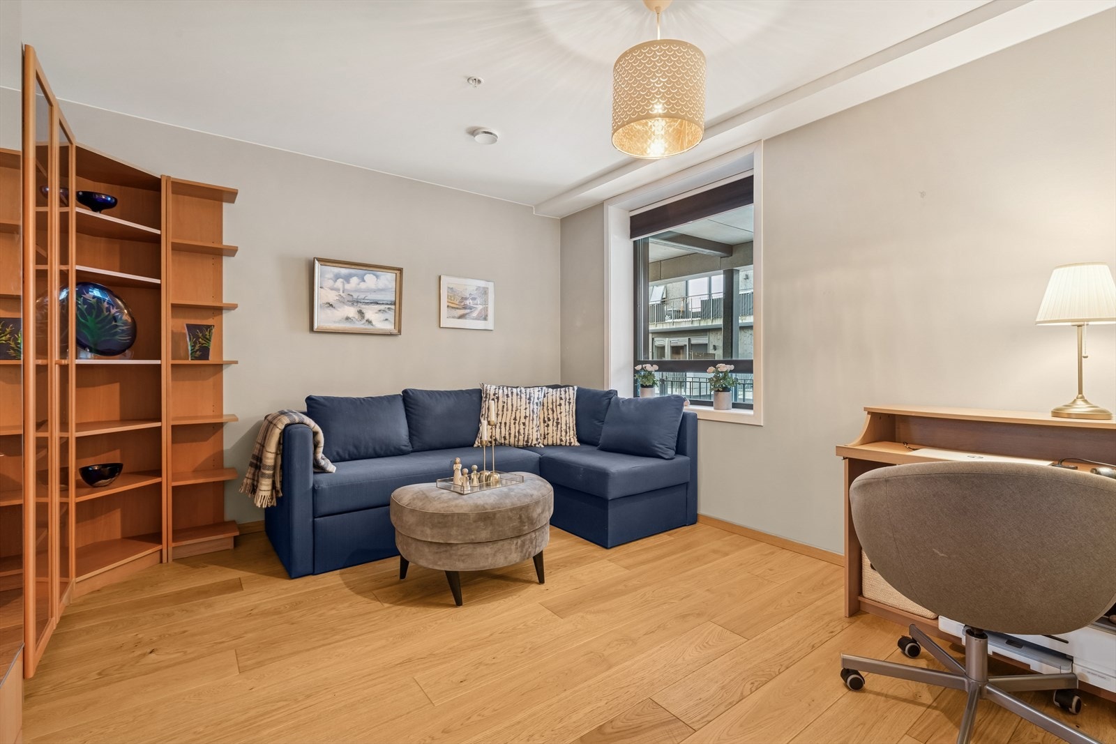 Soverom 2 blir i dag benyttet som ekstra stue/kontor. Galleribilde