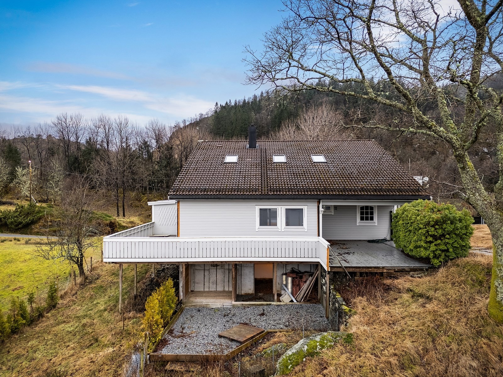 - Kun en 15 minutters kjøretur til Knarvik for et utvidet servicetilbud - Galleribilde