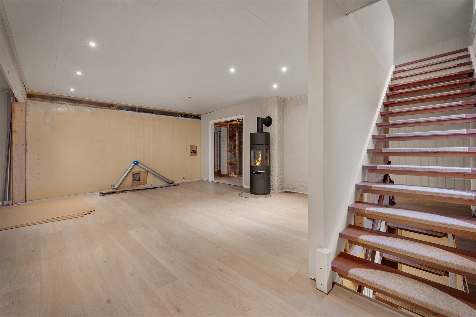 - Vi beveger oss opp i boligens 2.etasje - Galleribilde