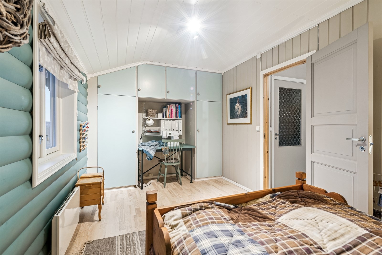 Dette soverommet har også innebygget garderobeløsning. Galleribilde