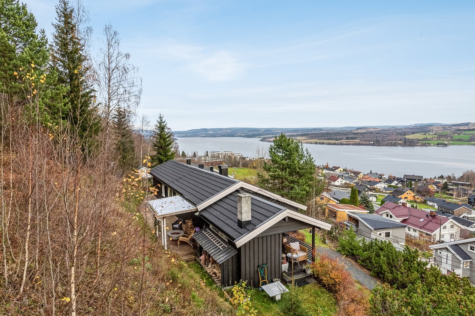 Boligen ligger i Nordbyen, i et barnevennlig område. Galleribilde