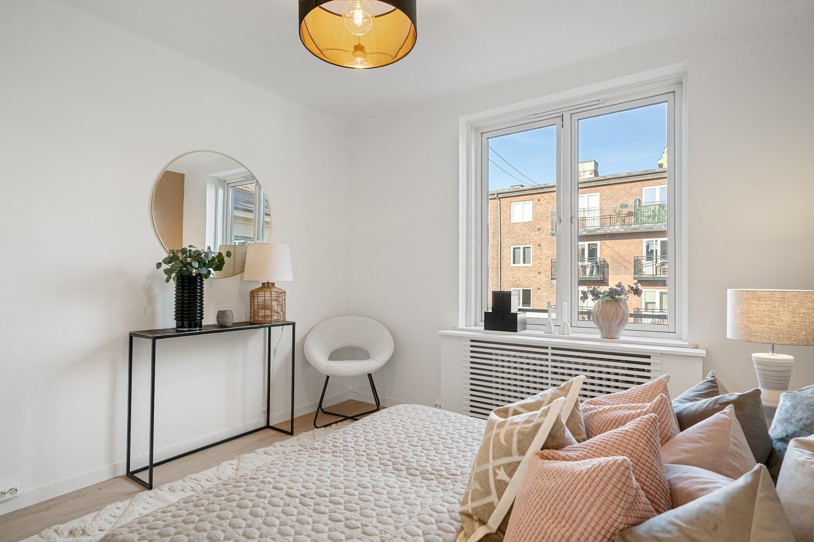 Leiligheten ligger høyt og fritt i byggets 4. etasje. Galleribilde