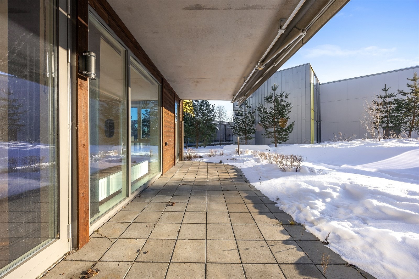 Fra stuen har du utgang til markterrasse. Galleribilde