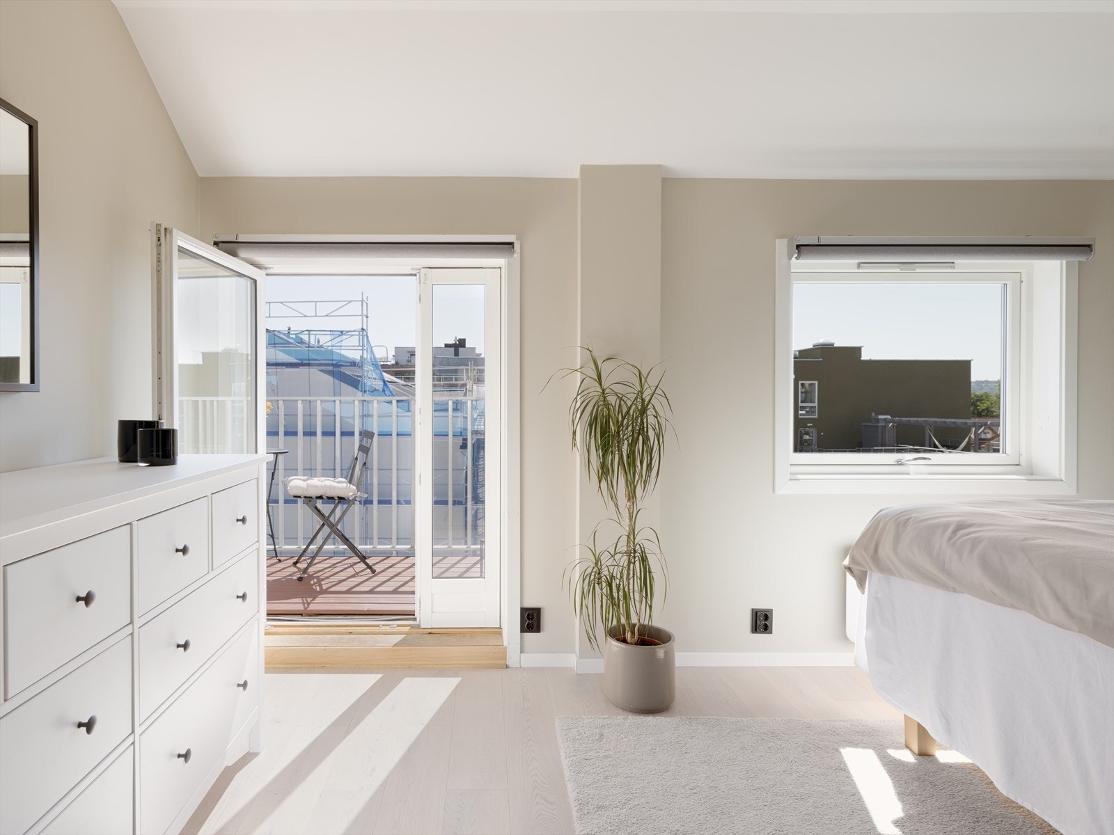 Fra hovedsoverommet har du adkomst til boligens andre balkong. Galleribilde