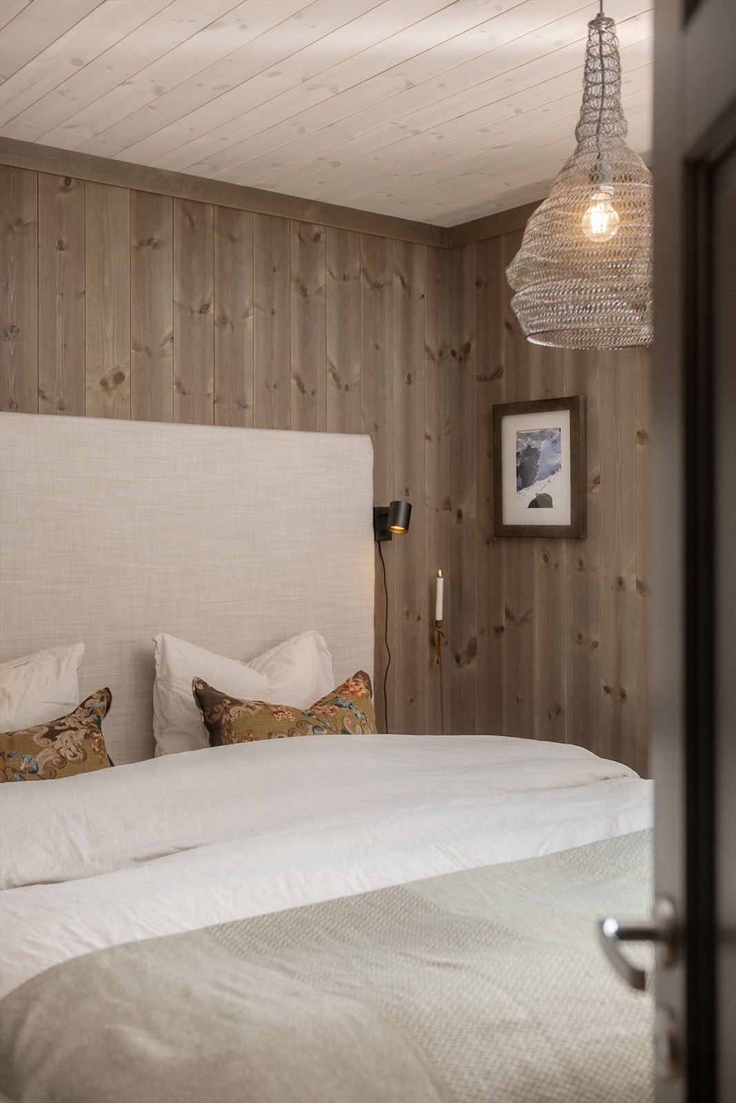 Lunt og hyggelig og i samme gjennomførte stil som resten av hytta. Galleribilde