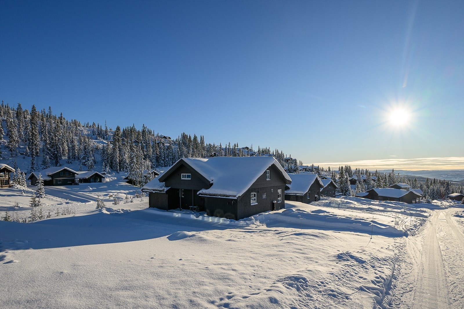Eiendommen ligger i attraktive og populære omgivelser der du har tilfartsløyper i nærområdet som fører deg rett til Hafjell Alpinsenter. Galleribilde