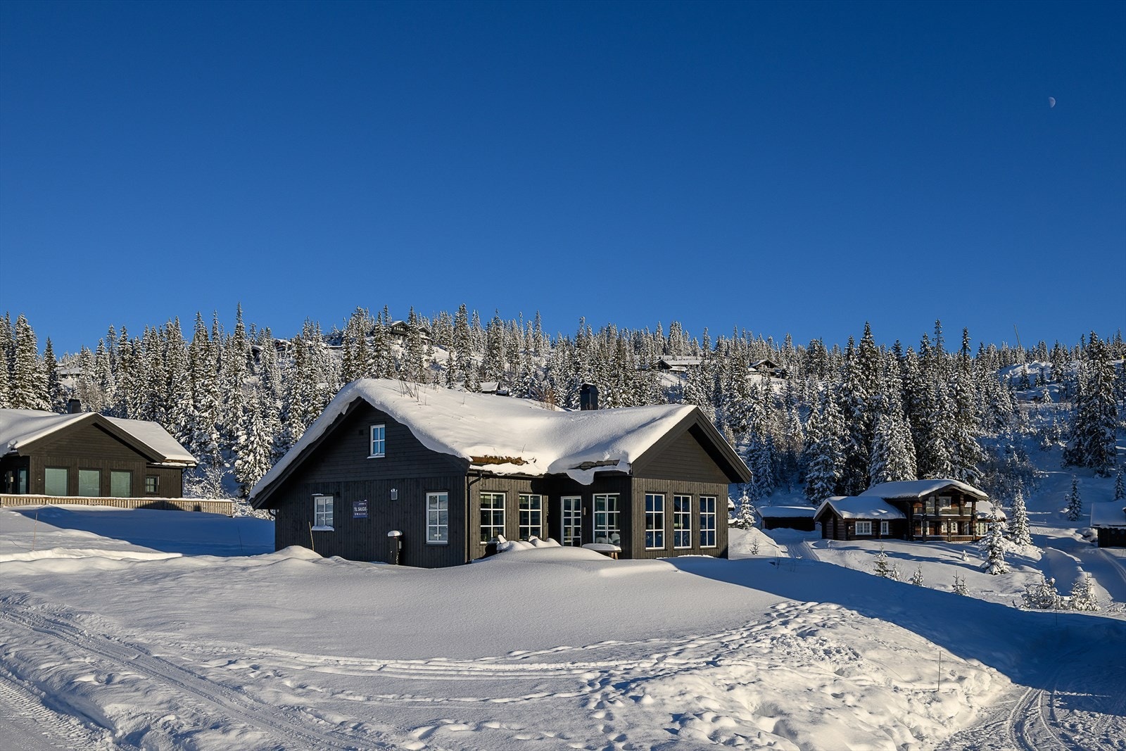 Velkommen til Rekstet 17! Meget tiltalende hytte med en gjennomført og helhetlig stil og velfungerende løsninger. Foto: Lars Marius Bækkevold. Galleribilde
