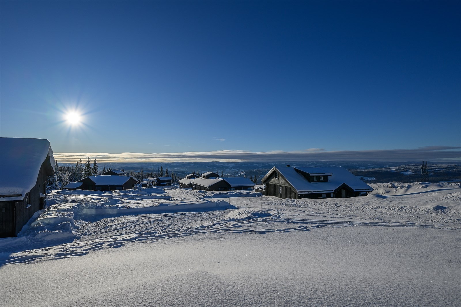 Ypperlig utgangspunkt for turer og aktiviteter for hele mailen. Øyerfjellet byr også på milevis med topp preparerte skiløyper i nydelig fjellterreng. Galleribilde