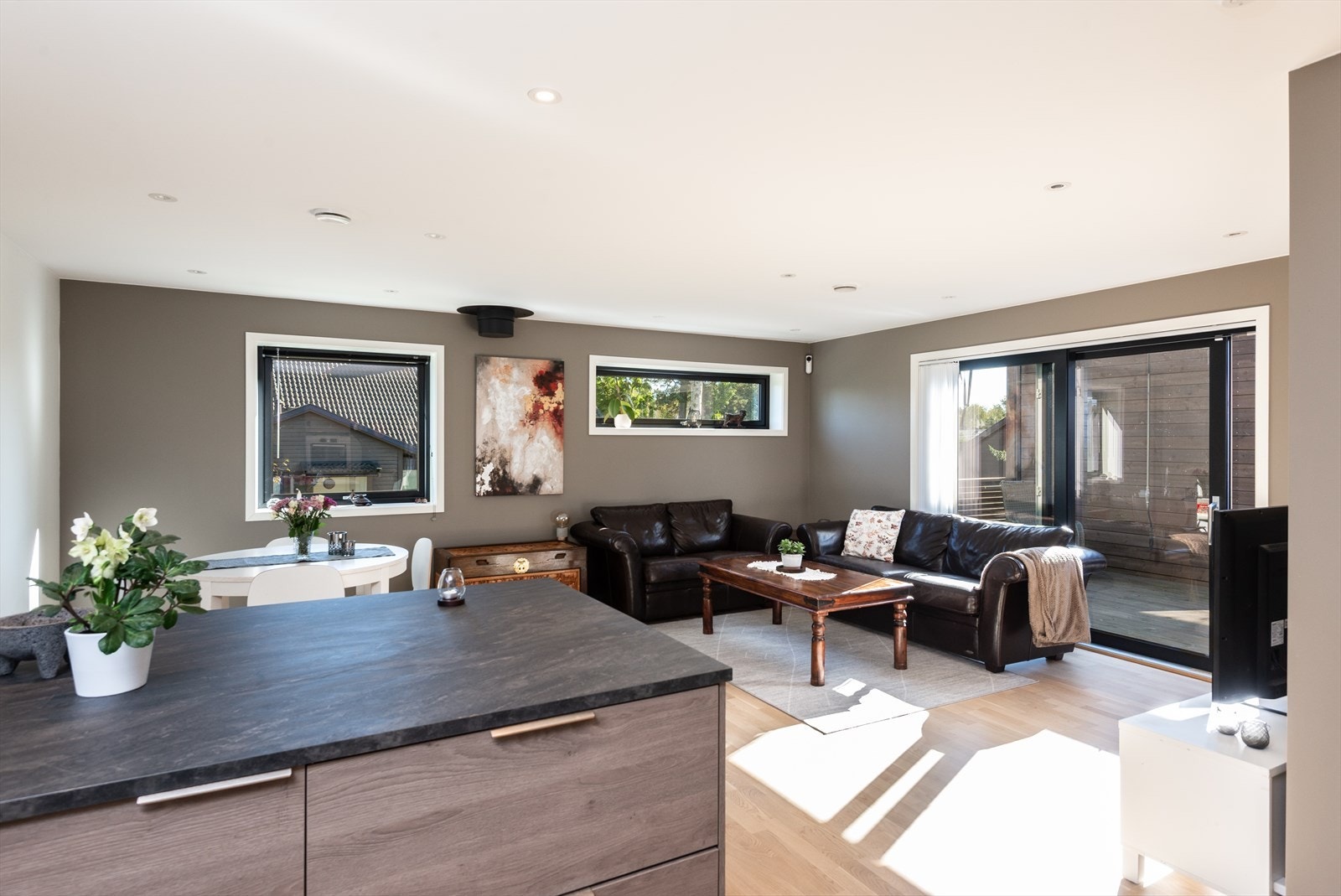 Kjøleskuffer gir plassbesparende og enkel tilgang til kjølevarene. Galleribilde