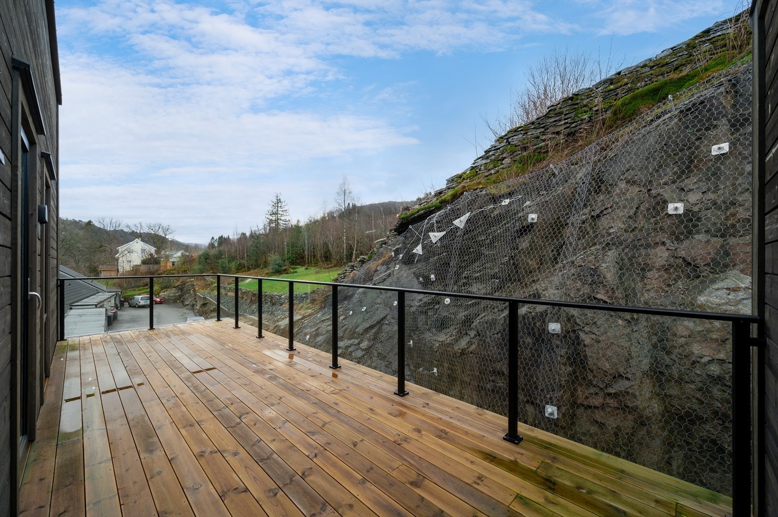 Sør-vestvendt balkong med flotte solforhold. Galleribilde