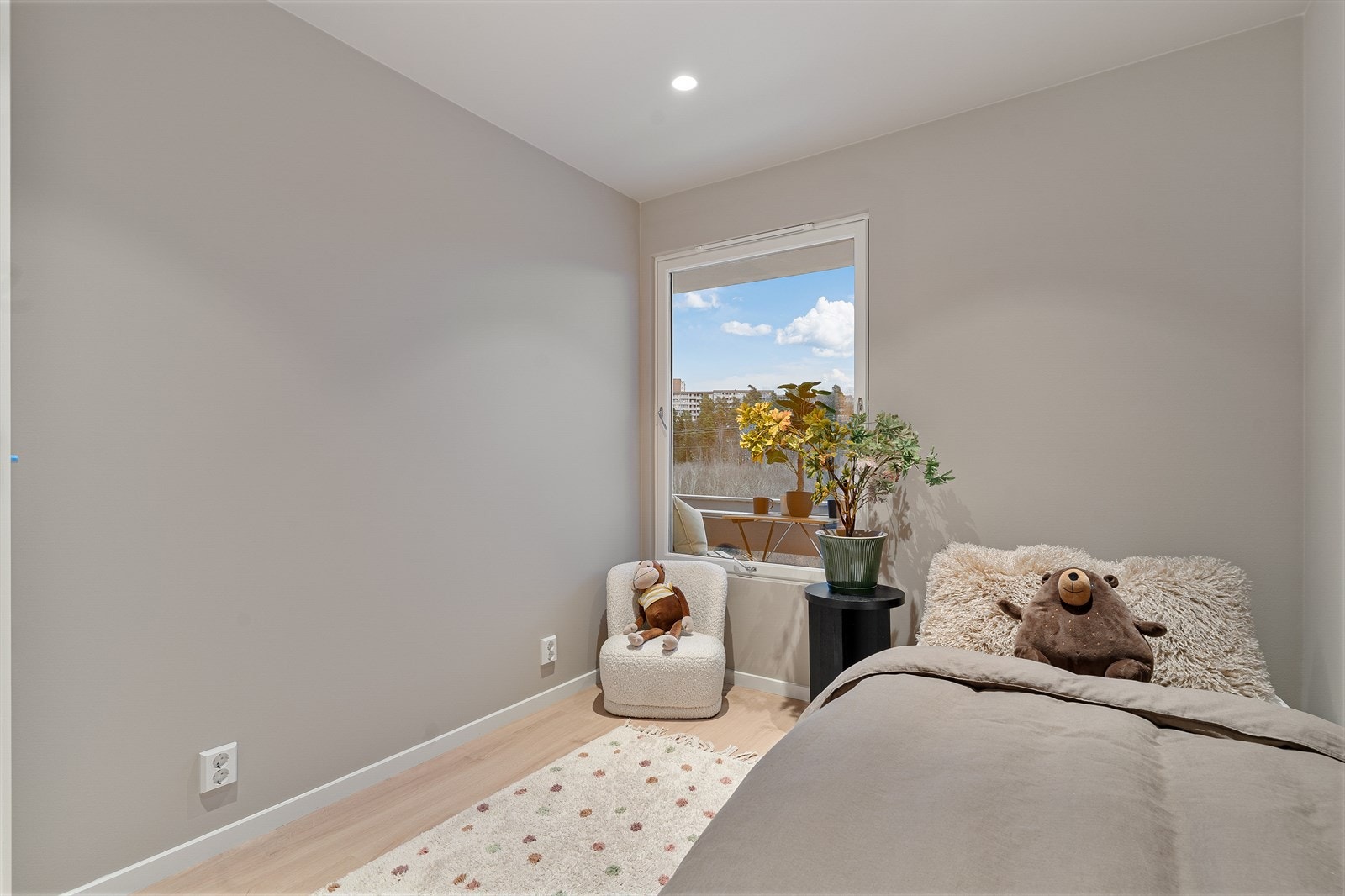 Vinduet slipper inn godt med dagslys. Galleribilde