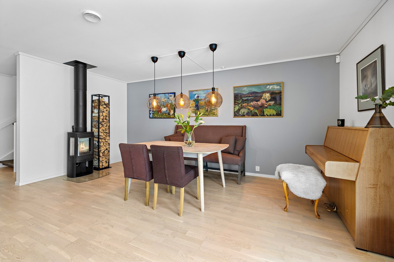 Her er det god plass til et stort spisebord for hele familien. Galleribilde