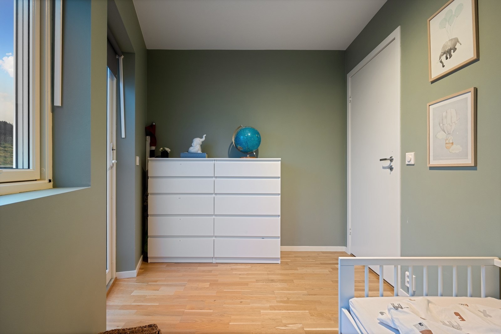 Her er det også god plass til garderobeskap etter eget ønske. Galleribilde