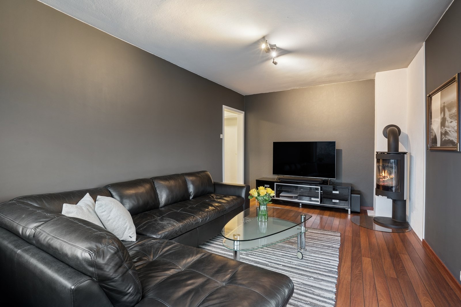 Stuen har en fin størrelse og er lett å møblere slik du ønsker. Galleribilde