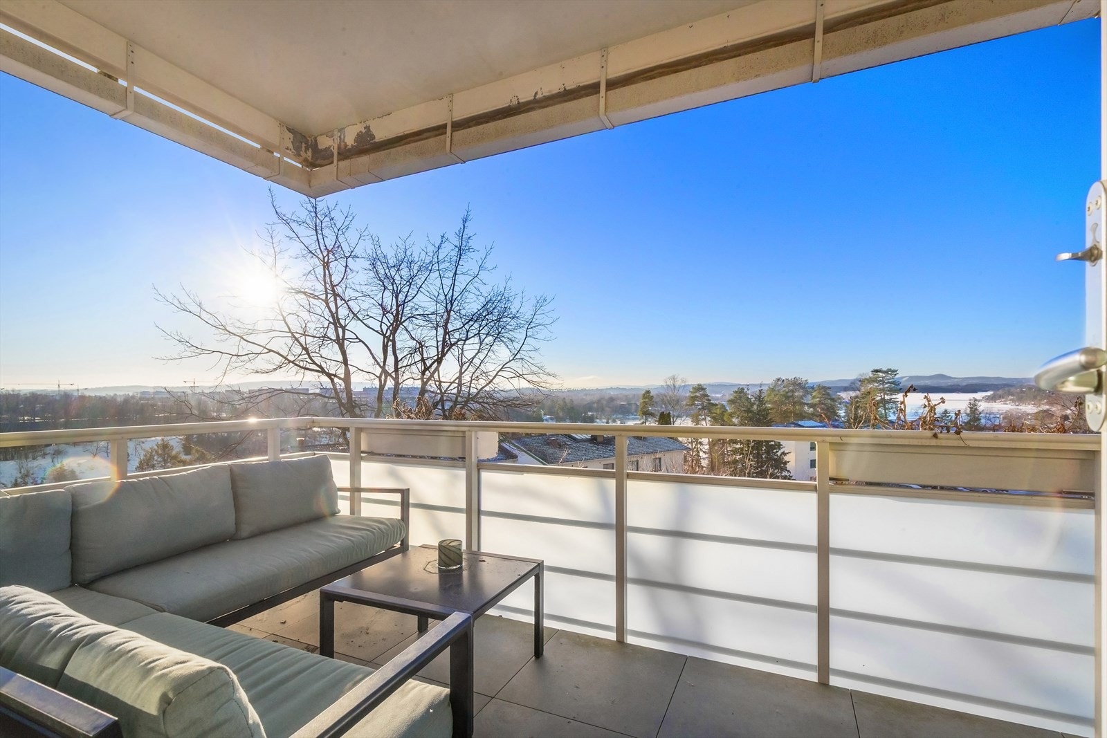 Overbygget balkong med flott utsikt Galleribilde