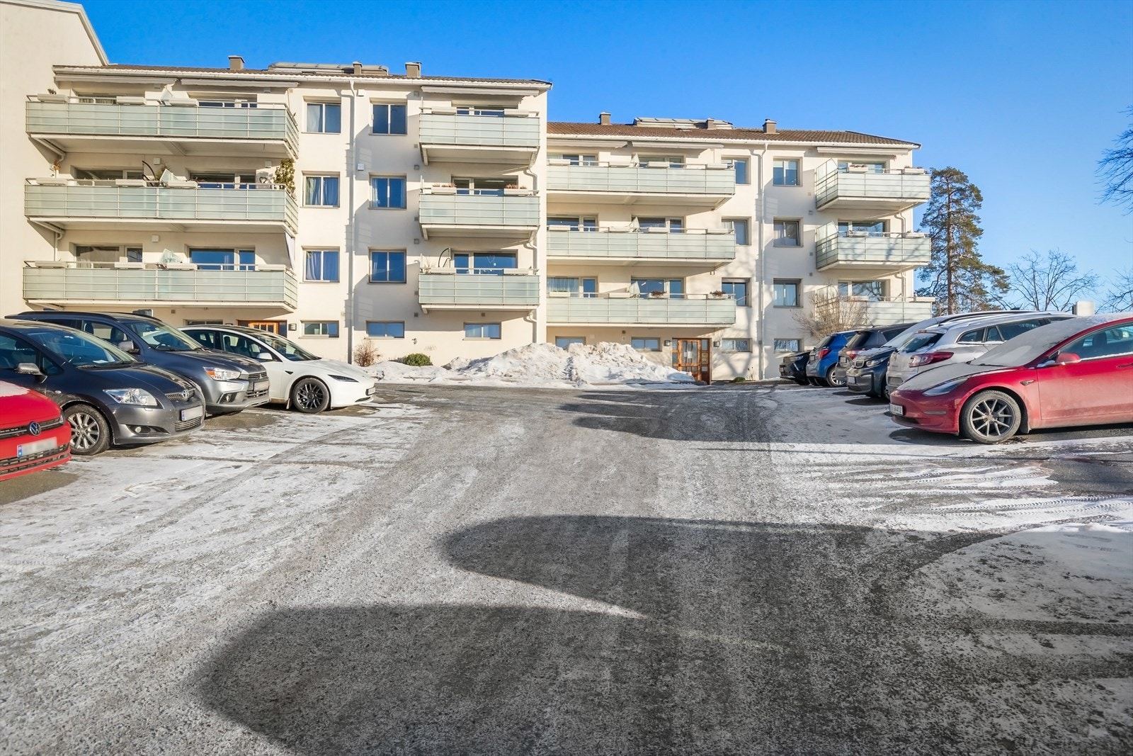 Det tilbys ellers parkeringsplasser etter ansiennitets-liste i sameiet Galleribilde