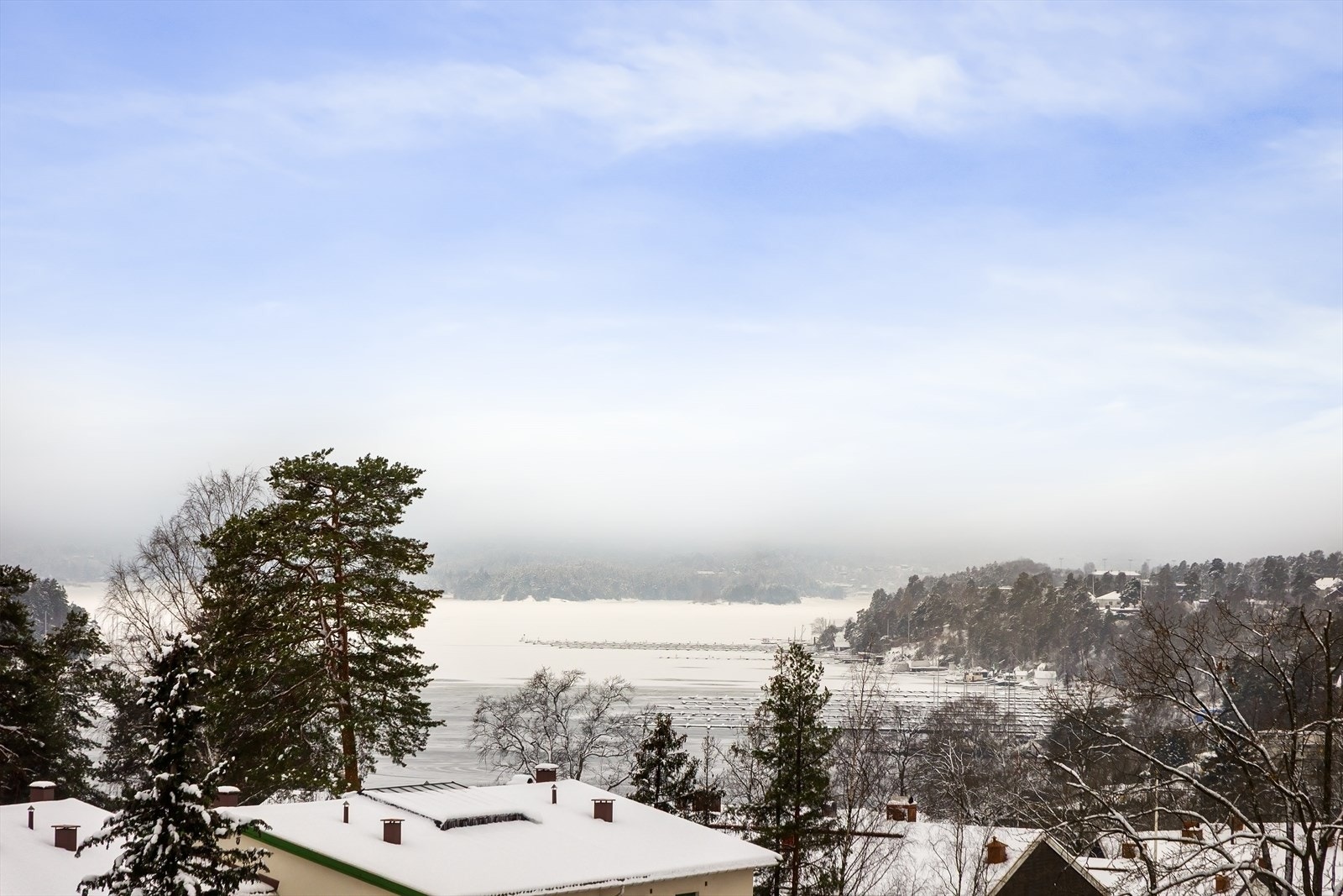 Fra balkong og fra stuen er det utsikt til Holtekilen Galleribilde